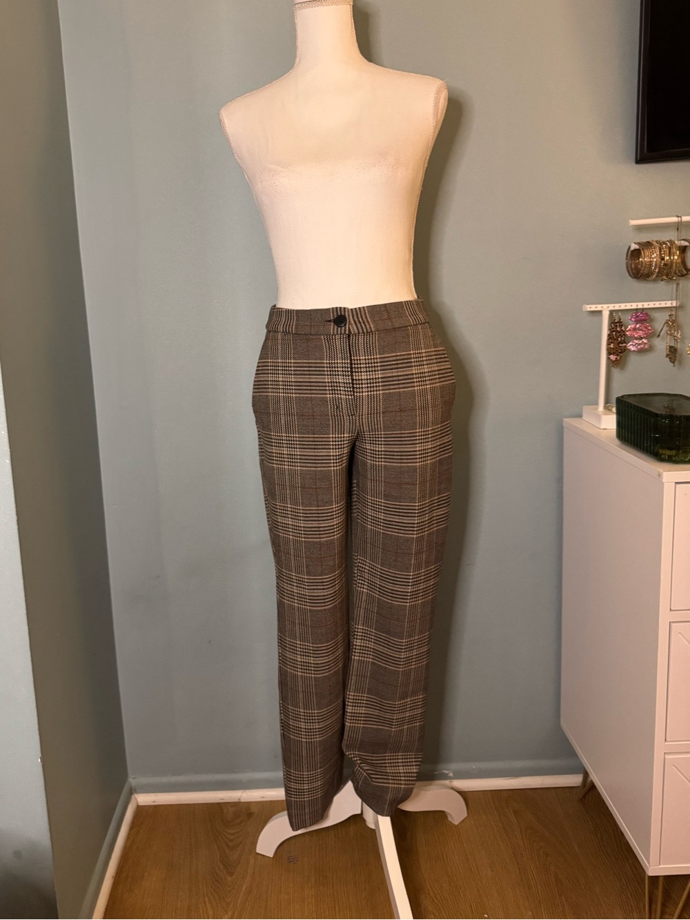 Express Ladies Straight Leg Stretch Brown Plaid Dress  Pants 2 2R
